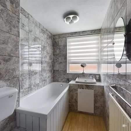 Ferienwohnung Parsonage Leys Harlow Exterior foto