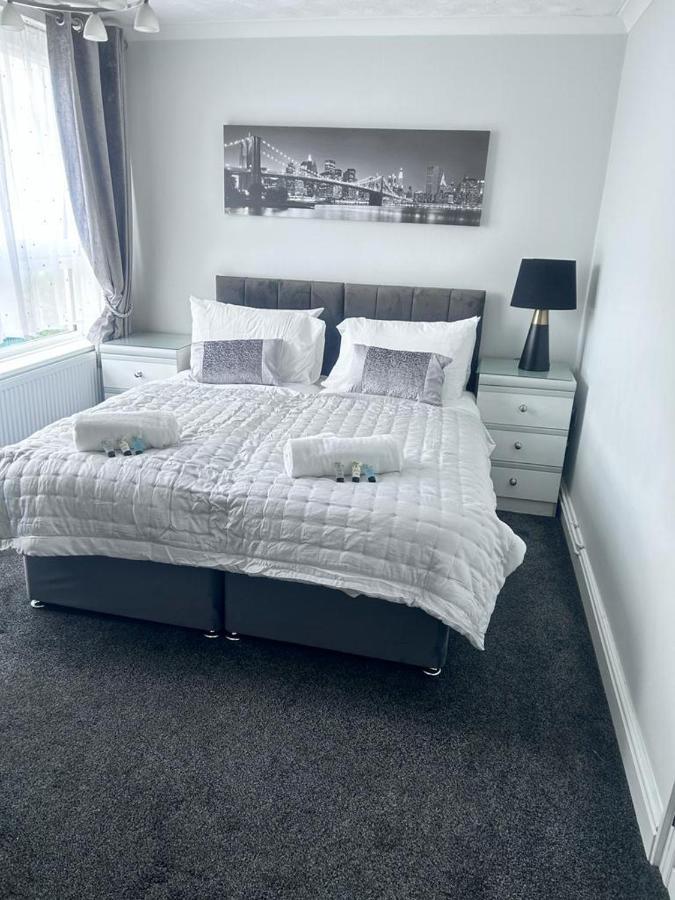 Ferienwohnung Parsonage Leys Harlow Exterior foto